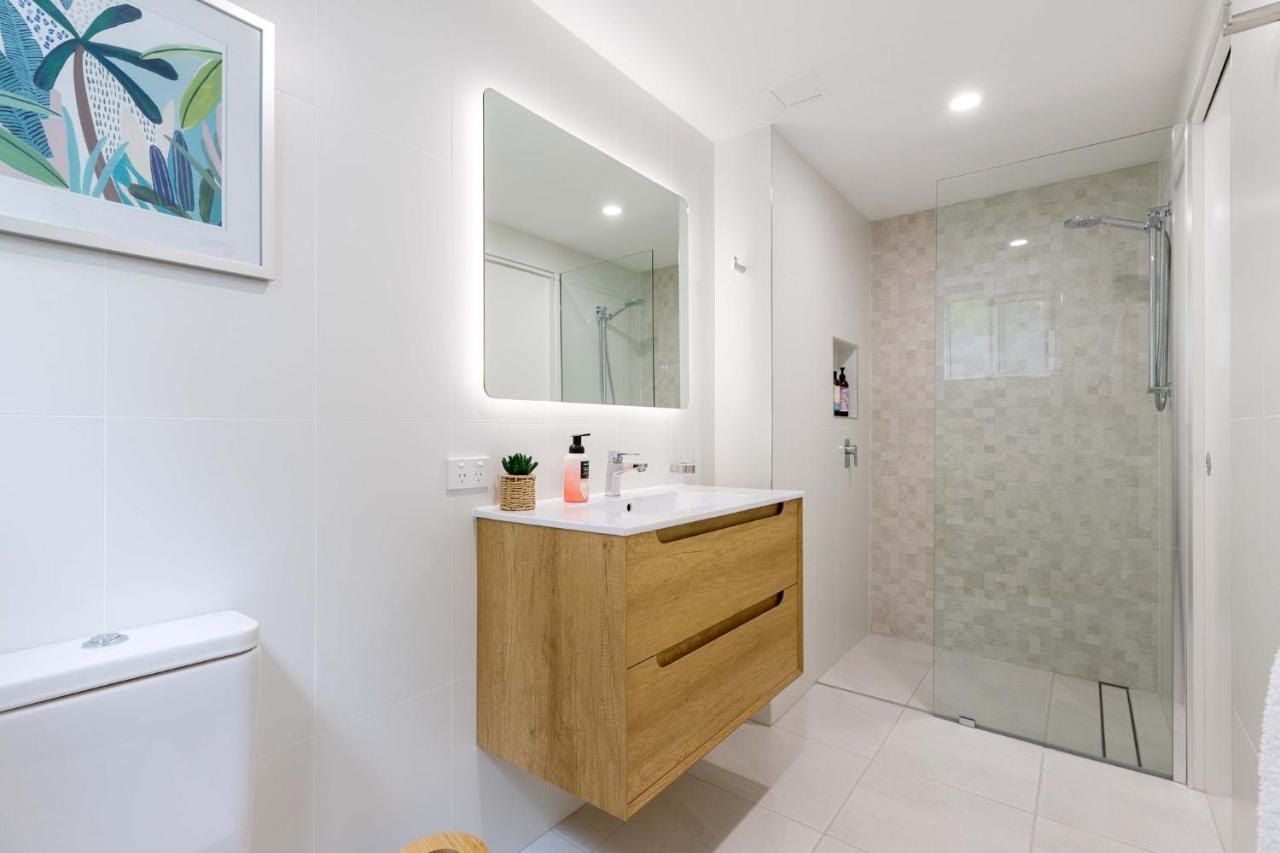 Oasis Luxe On Macrossan Street - Stylish Residence พอร์ตดักกลาส ภายนอก รูปภาพ